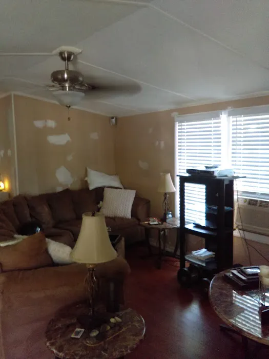 Beacon's Bay Mobile Home Park Picture 4