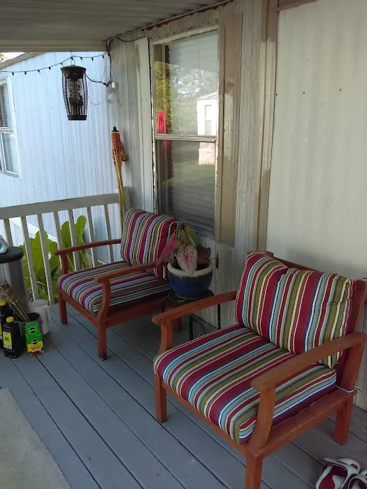 Beacon's Bay Mobile Home Park Picture 10