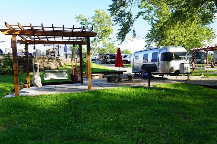 Indianapolis KOA Holiday Picture 10