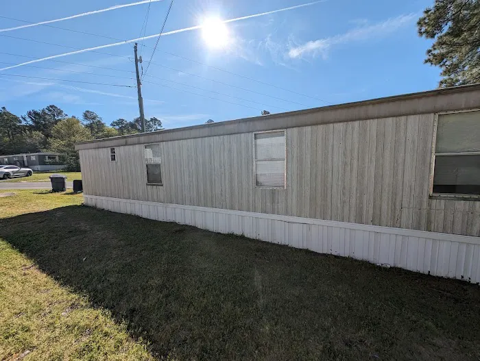 Lakewood Mobile Home Estates Picture 10