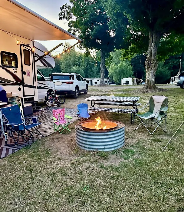 Camper's Haven Family Campground Picture 2