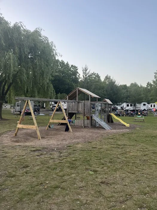 Camper's Haven Family Campground Picture 10