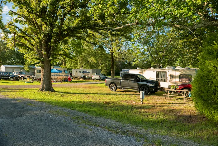 Cherokee Cove RV Park Picture 3