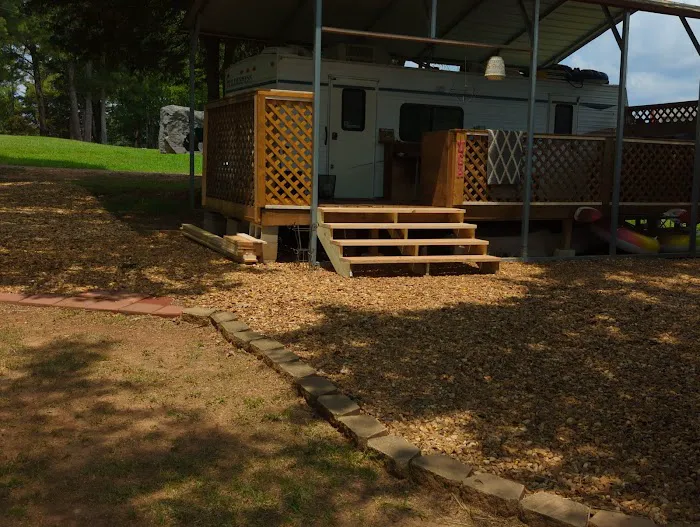 Lee's Cove RV Park Picture 1