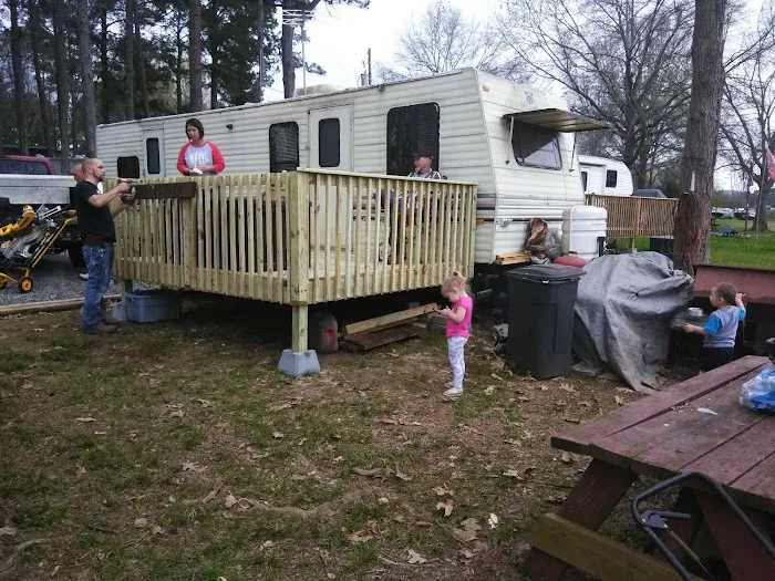 Lee's Cove RV Park Picture 9