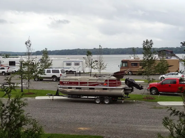 Curley's Cove RV Park Picture 3