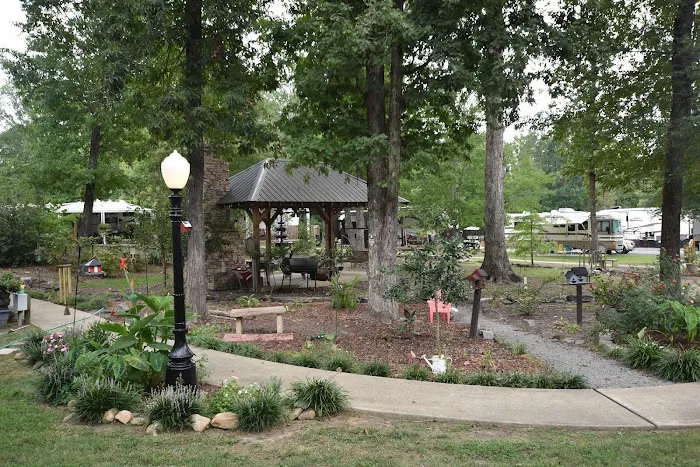 Curley's Cove RV Park Picture 2