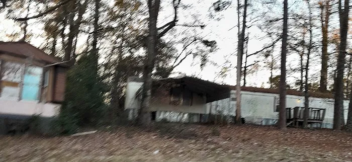 Emerald Mobile Home Park Picture 7