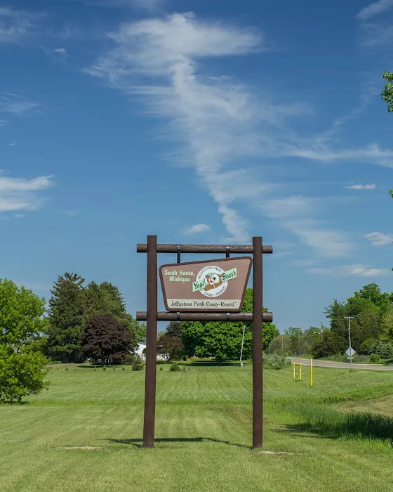 Jellystone Park™ South Haven Picture 4