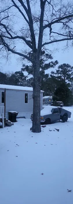 Crystal Lake Mobile Home Village Picture 5