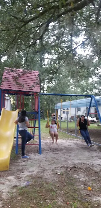 Riverbanks Mobile Home Park Picture 2