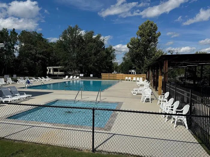Big Rig Friendly RV Resort Picture 3