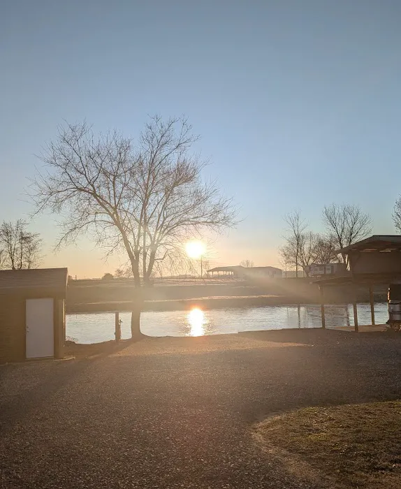 Fisherman's Rest RV Park Picture 7