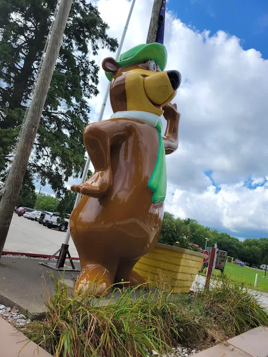Yogi Bear's Jellystone Park Picture 2