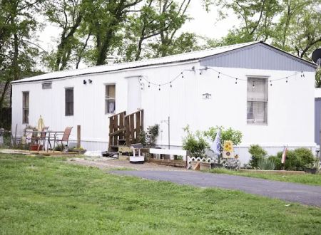 Columbia Mobile Home Community