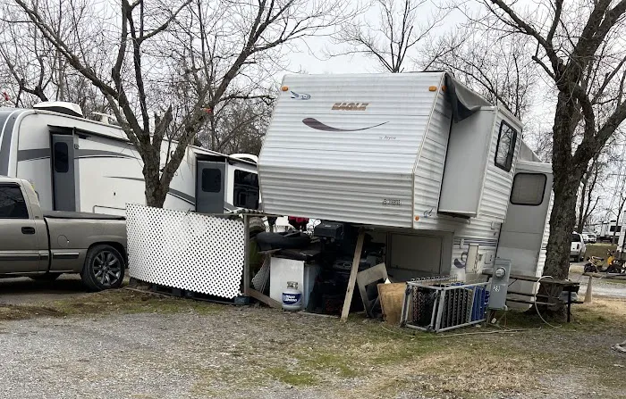 Cedar Groves RV Resort Picture 9