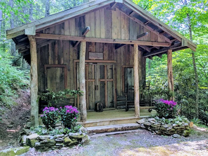 Hawthorn Haven Cabins & Chapel Picture 4