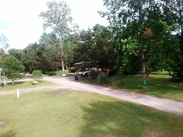 Robins RV Park Picture 10