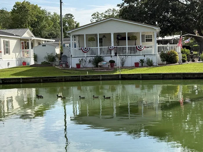 Pirate Cove Mobile Home Park Picture 1
