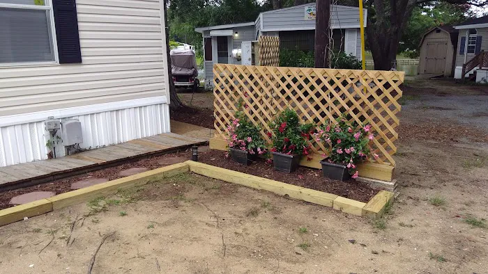 Pirate Cove Mobile Home Park Picture 6