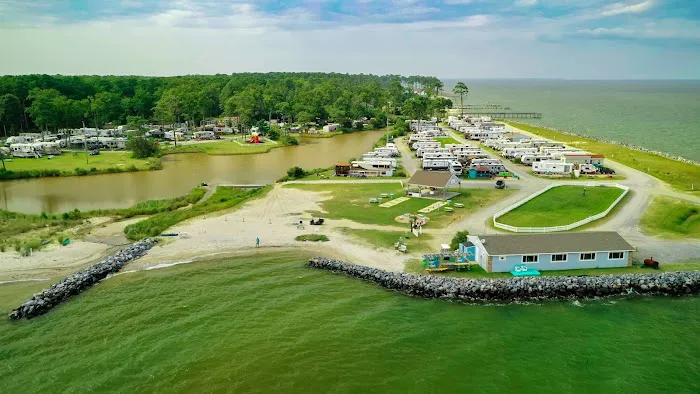 Sun Retreats Gwynn's Island Picture 4