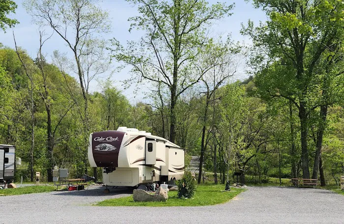 River Cove Campground Picture 10
