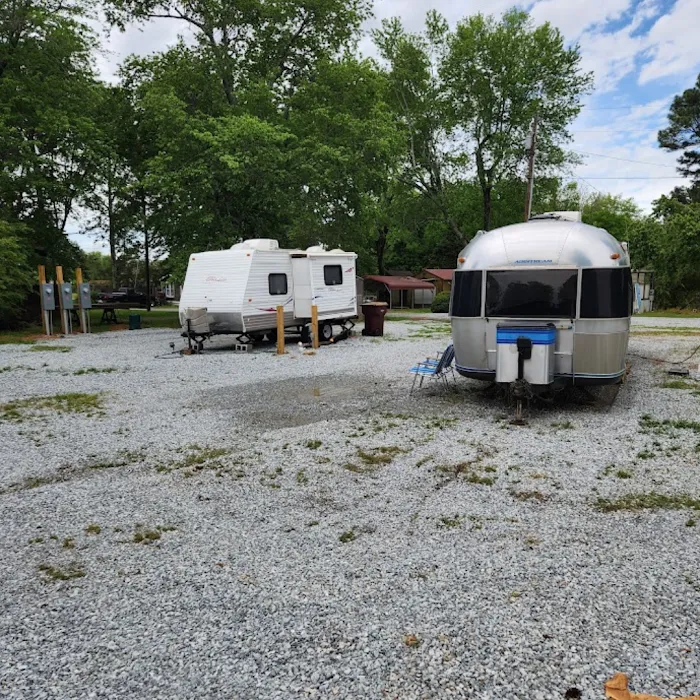 Green Acres Mobile Home & RV Park Picture 6