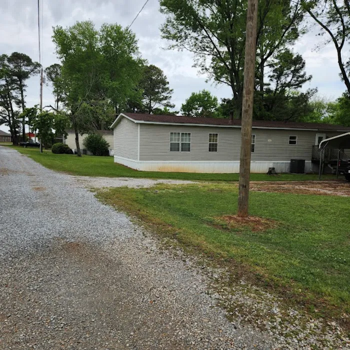 Green Acres Mobile Home & RV Park Picture 7