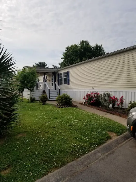 Franklin Estates Mobile Home Park Picture 8