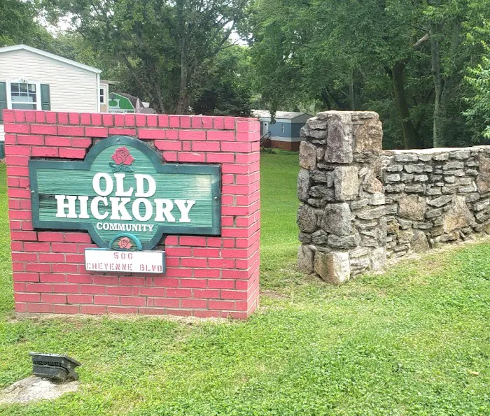 Old Hickory Pointe Mobile Home Park Picture 3