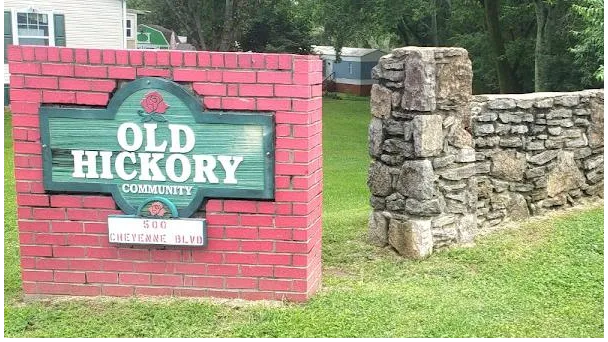 Old Hickory Pointe Mobile Home Park Picture 5