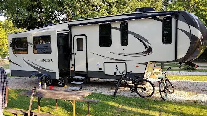 Lakeside RV Park Picture 9