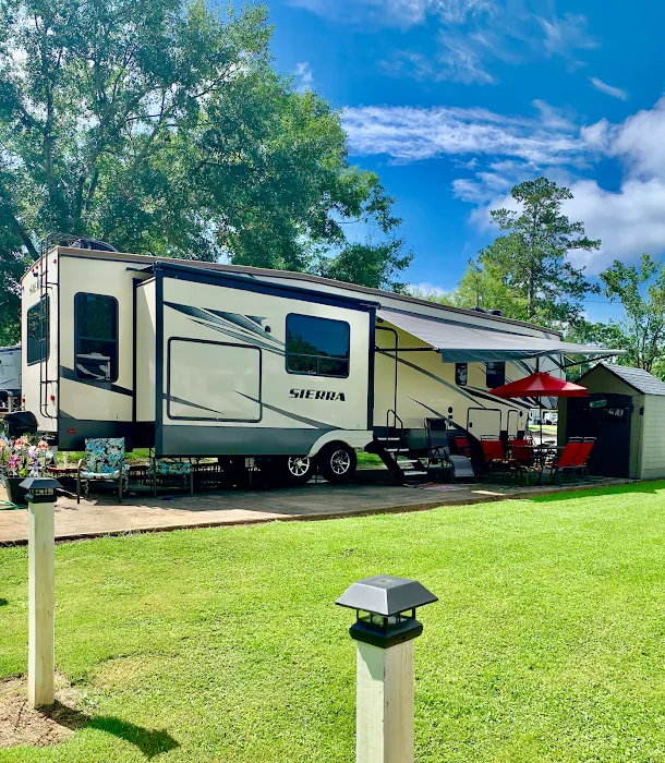 Sawyers Mobile Home Estates & RV Park Picture 3