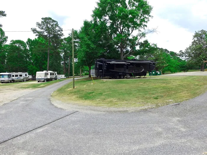Sawyers Mobile Home Estates & RV Park Picture 9