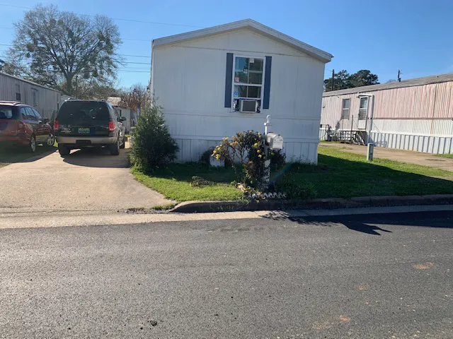 Bull Creek Mobile Home Community Picture 2
