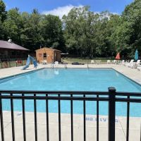 Bear Cave Camping Resort ico