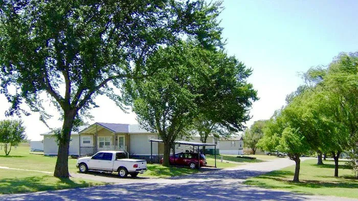 Golden Acres Mobile Home Park Picture 4
