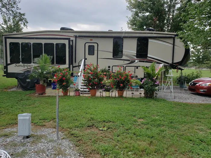 T's Outback RV Park Picture 4