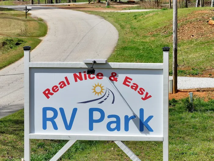 River and Rails RV Park Picture 3