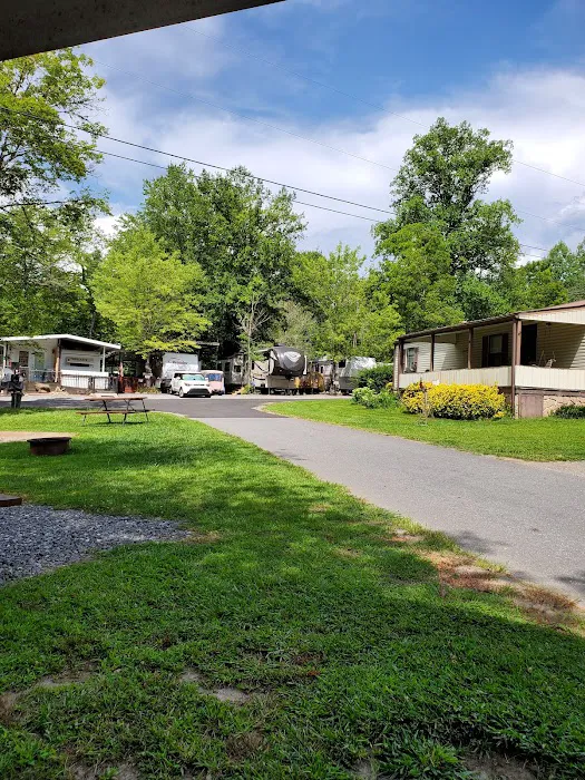 Shady Brook Manufactured Home Community Picture 1