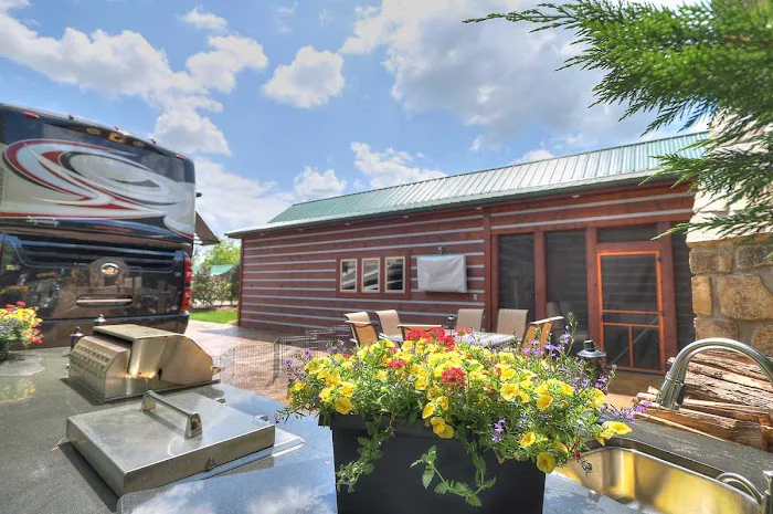 The Dell Motorcoach Resort Picture 9