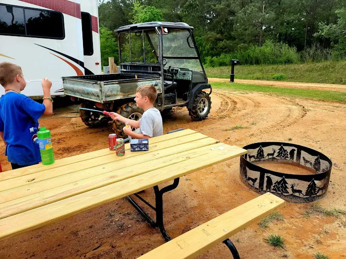 Rest Haven RV Park Picture 4