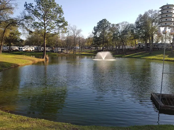 Fair Harbor RV Park & Campground Picture 3