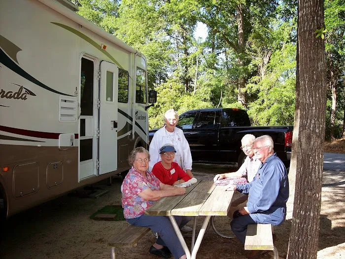 Fair Harbor RV Park & Campground Picture 9