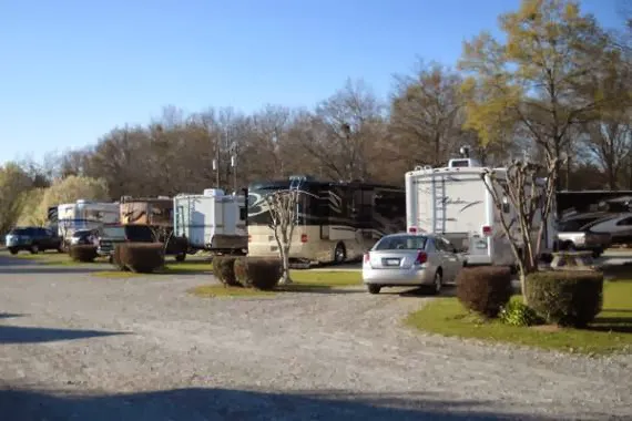 Twin Oaks RV Park Picture 10