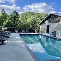 Camp LeConte Luxury Outdoor Resort ico