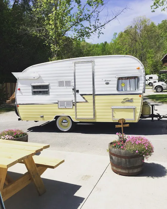 Camp LeConte Luxury Outdoor Resort Picture 9