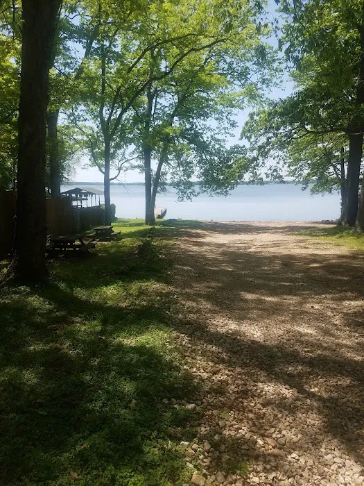 Poplar Point Lakeside RV Park Picture 10