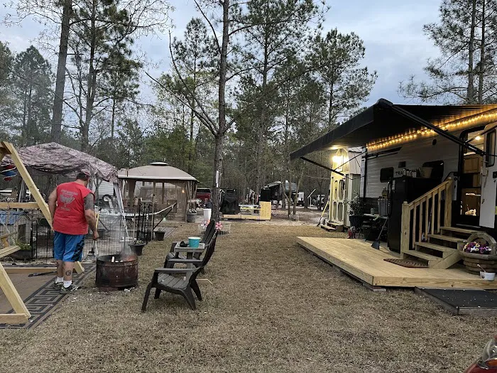 Fluffy's Family Campground Picture 3