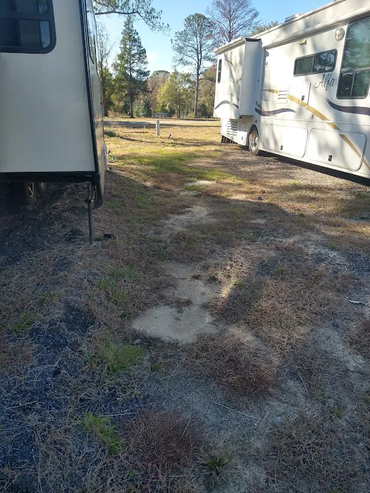 Cedar Trail RV Park Picture 7